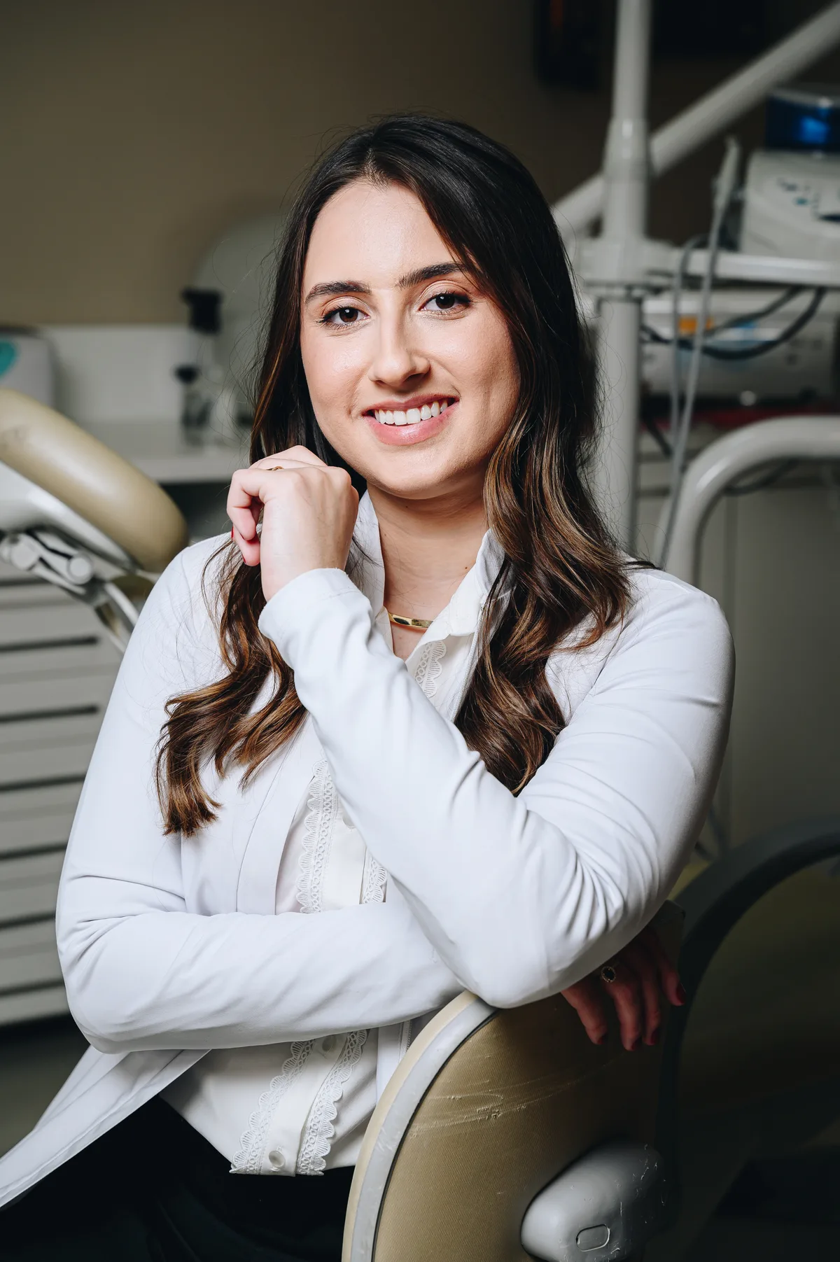 Dra. Isabela Botelho, dentista em Passos-MG, e reabilitação com prótese dentária