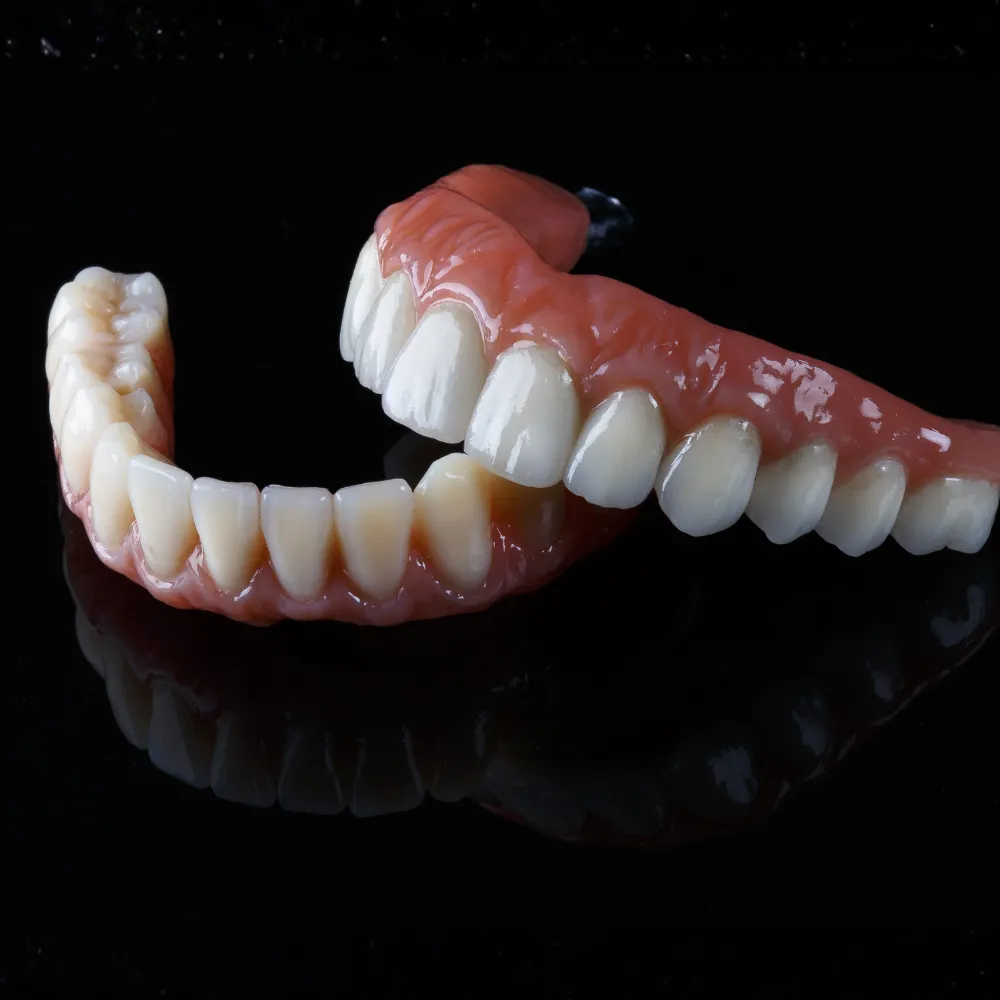 Protocolo All-on-4 com quatro implantes em arcada superior
