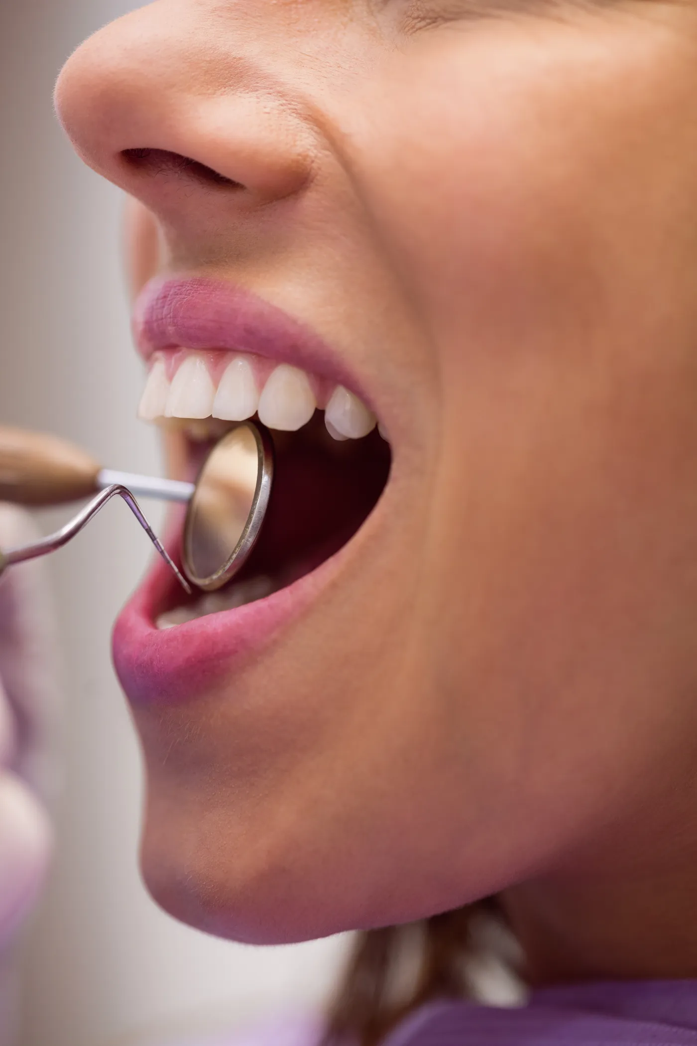 Anestesia local e preparo do dente para restauração